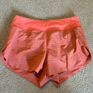 Athleta Run With It Textured 3.5” Short Size M Orange